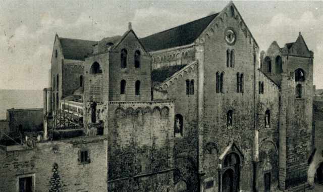 Da Porta Lecce all'Ospizio dei Pellegrini: tutta la Bari Vecchia che non c' pi 